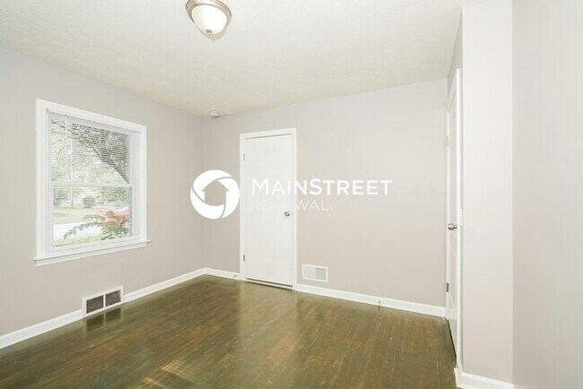 Building Photo - 3 Bedroom Pet-Friendly Home in PLAINFIELD, IN with Main Street Renewal