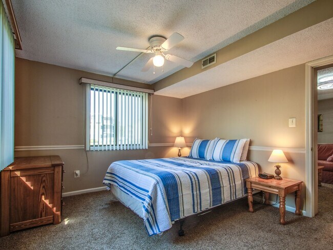 Building Photo - OFF SEASON RENTAL - FIRST FLOOR 2 BED 2 BA...