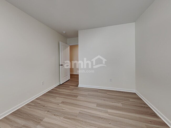 Building Photo - 1341 John Swann St