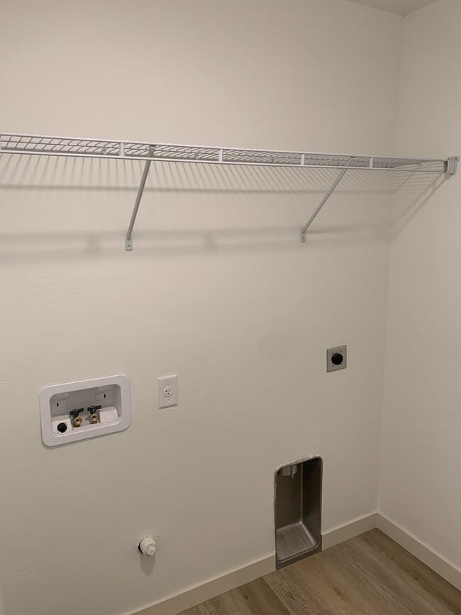 Building Photo - Modern 3 Bed/2.5 Bath Townhome in NW Redmond