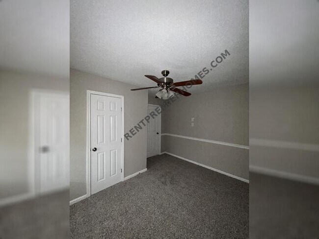 Building Photo - 100 Hampton Cove