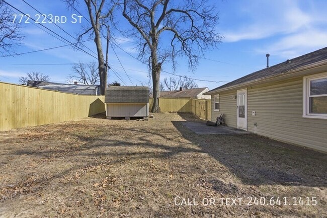 Building Photo - 772 223rd St