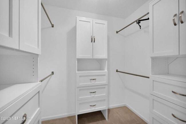 Building Photo - 526 Oakmont Dr