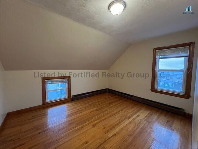 Building Photo - 455 Middle St