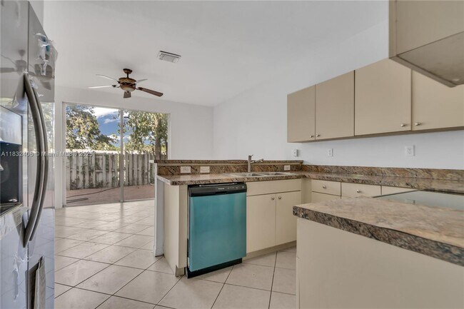 Building Photo - 27463 SW 137th Ct