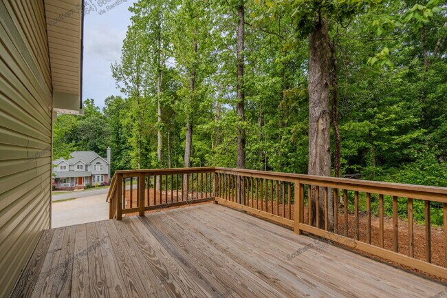 Building Photo - 15004 Beacon Ridge Dr