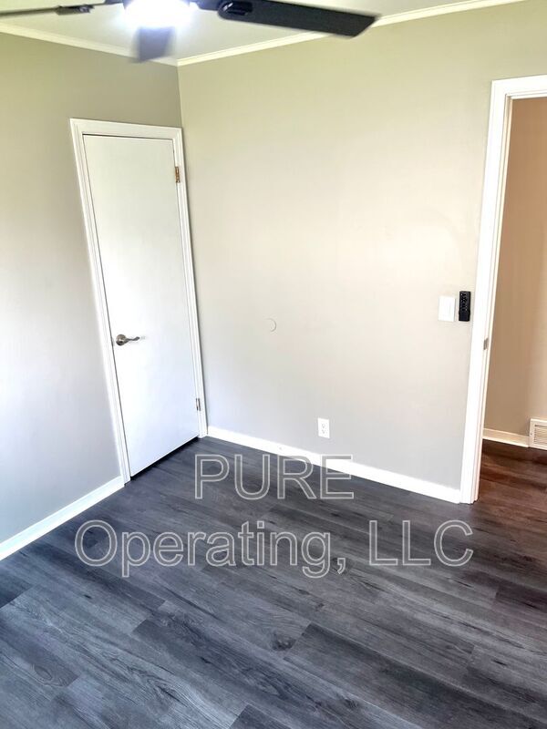 Building Photo - 2402 Ave A