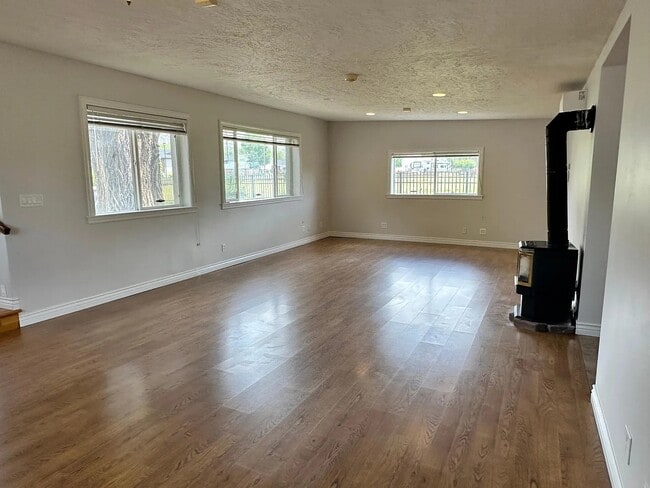 Building Photo - 515 W 100 S