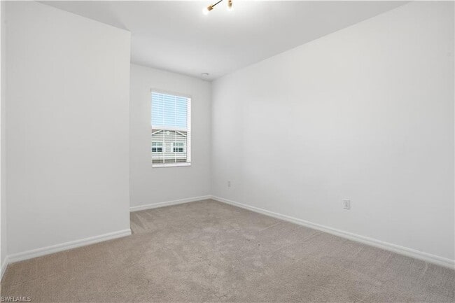 Building Photo - 2870 Blossom Wy