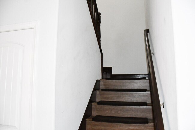 Building Photo - 3225 Donovan Ranch Rd