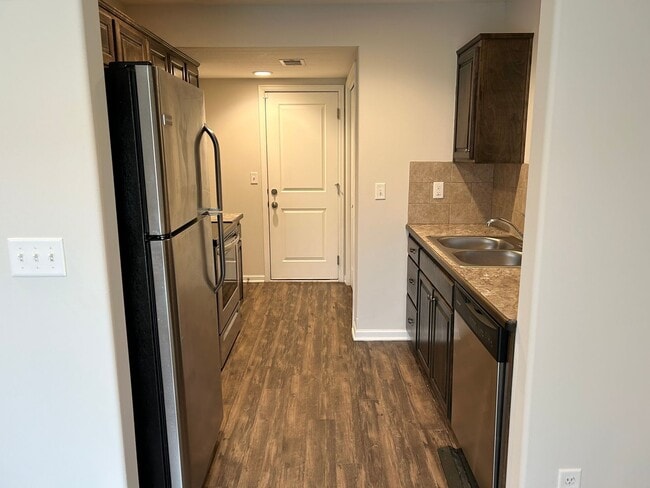 Building Photo - 3 Bed Townhome in Grain Valley