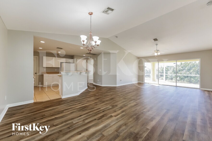 Building Photo - 4026 NE 22nd Ave