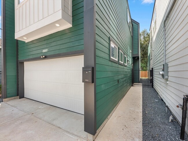 Building Photo - 7132 Eastwood St