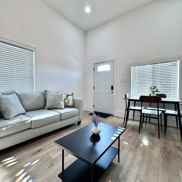 Building Photo - 2809 Third St