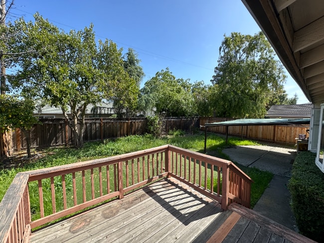 Building Photo - 811 Pescadero Dr