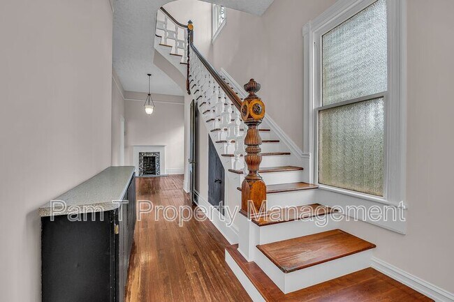 Building Photo - 201 W 37th St