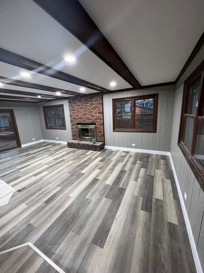 Building Photo - 1631 Dundee Rd