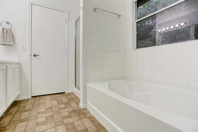 Building Photo - 7107 Thannas Way