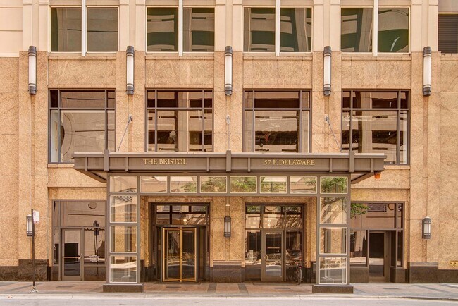 Building Photo - 57 E Delaware Pl