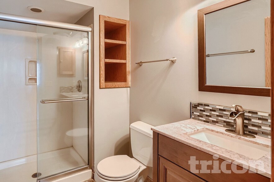 Building Photo - 5077 Credit River Dr