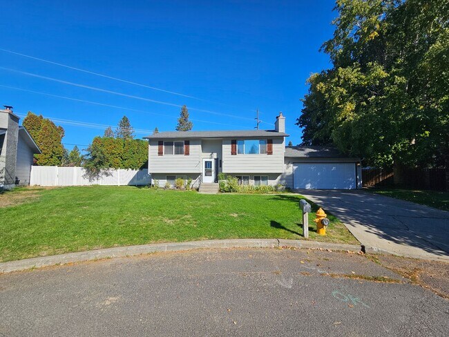 Building Photo - 1721 E 58th Ave