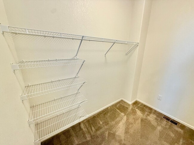 Building Photo - 6 Month lease special $100/mo off per month. Priced at $2195 after discount. Beautiful 3 Bed / 2 ...