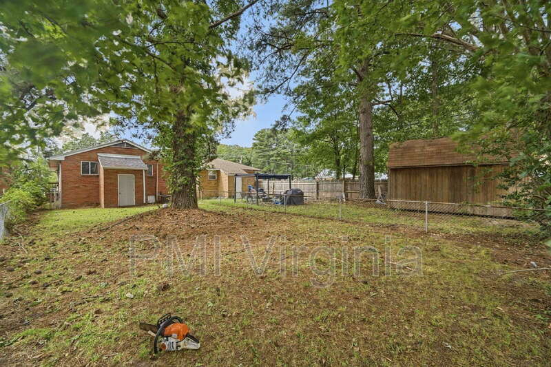 Building Photo - 430 Greenbriar Ave