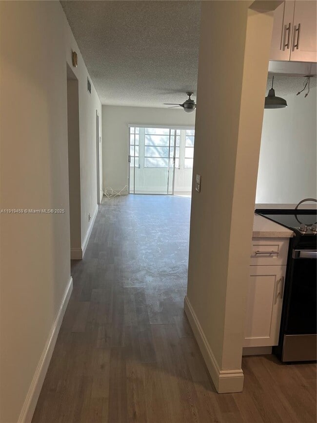 Building Photo - 301 Cambridge Rd