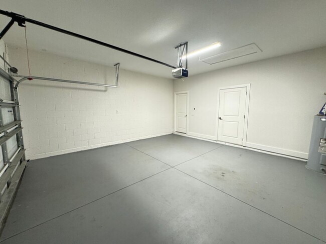 Building Photo - BEAUTIFUL Home 4 Bedroom, 2 Bathroom in Po...