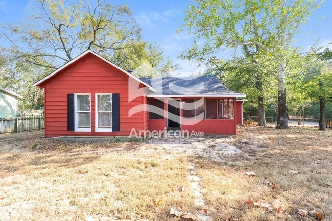 Building Photo - 1318 E Woodruff Ave