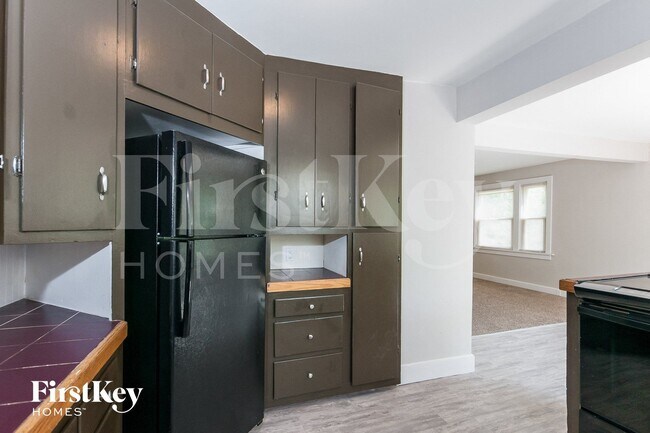 Building Photo - 12303 Benham Rd