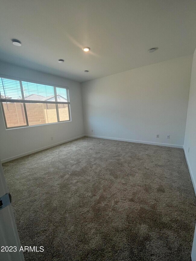 Building Photo - 11148 W Parkway Dr