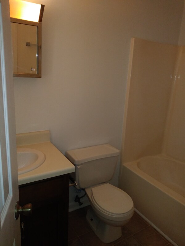Building Photo - 318 Highland Park Dr