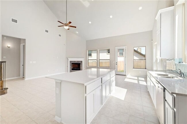 Building Photo - 2455 Soprano Wy