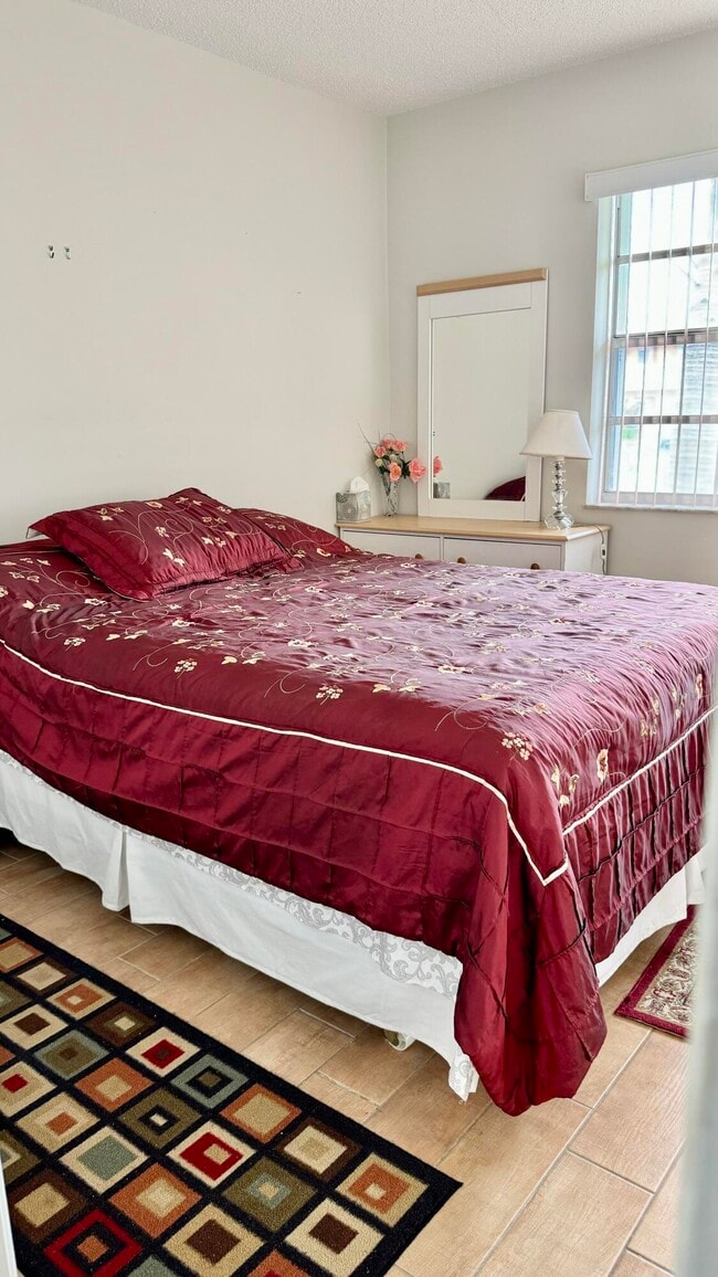 Building Photo - 1551 NW 20th Ave