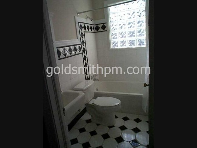 Building Photo - www.GoldsmithPM.com