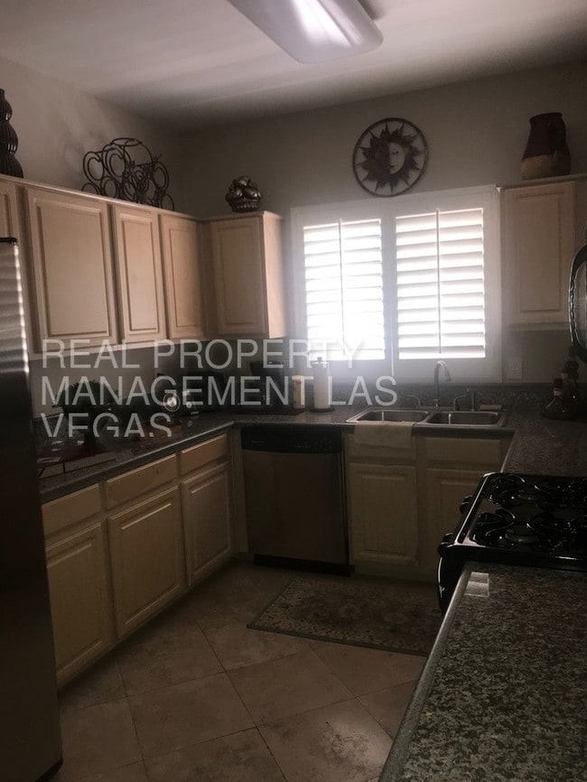 MOVEIN SPECIAL! NO APPLICATION FEES 5250 S Rainbow Blvd Las Vegas NV 89118 Apartment Finder