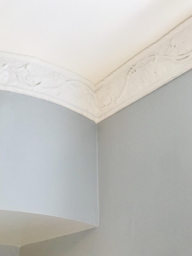 Building Photo - 727 N Capitol Ave