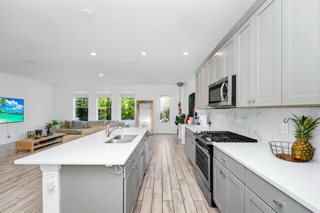 Building Photo - 652 Benoi Dr