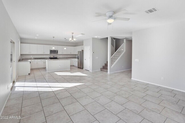 Building Photo - 7135 W Rancho Dr