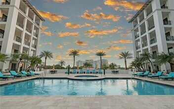 Building Photo - 200 E Palmetto Park Rd