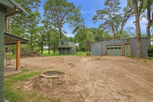 Building Photo - 509 Co Rd 2271