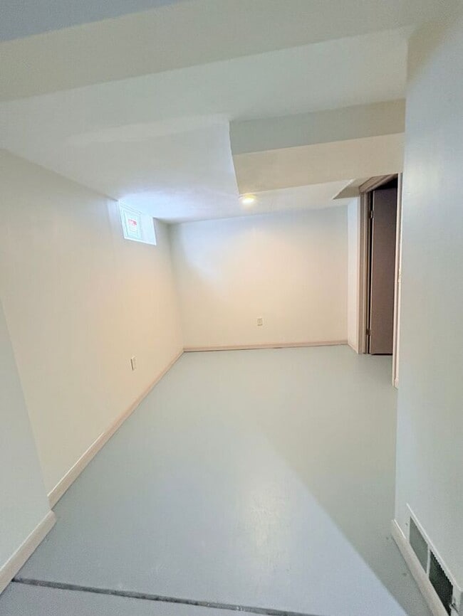 Building Photo - Charming 4 beds 2 baths in Columbus