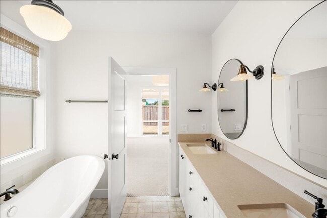 Building Photo - 3Bed/2 Bathroom Beautiful New Construction...