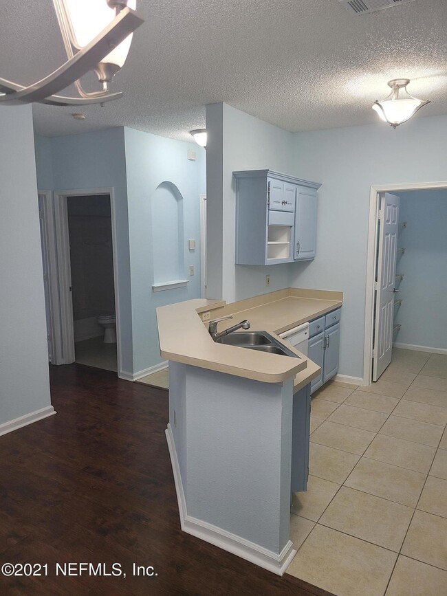 Building Photo - 10000 GATE Pky