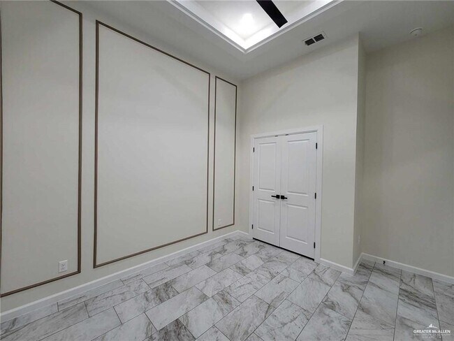 Building Photo - 30 St Vincent Dr