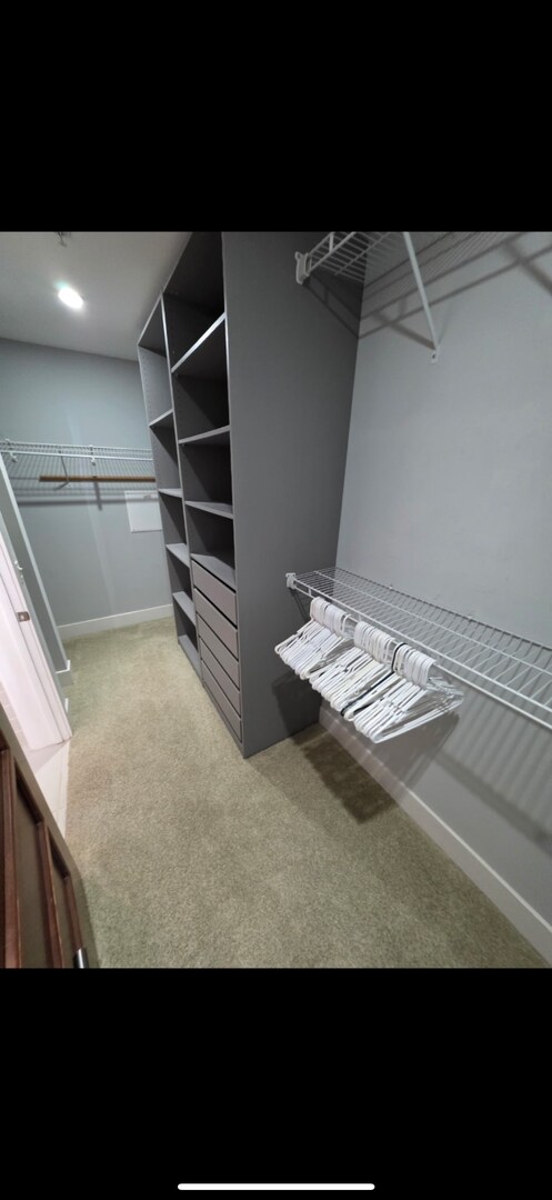 Building Photo - Luxurious 2/2 Modern Condo in Prestigious Channelside with Resort-Style Amenities