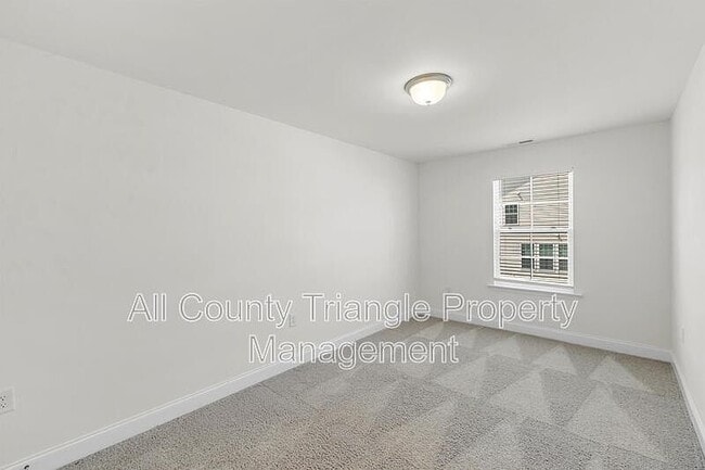 Building Photo - 2105 Nandina Trl