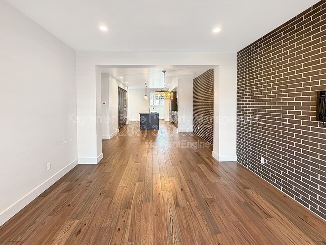Building Photo - 3033 S Trailwood Way