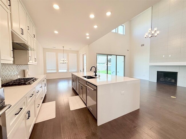 Building Photo - 113 Low River Ln